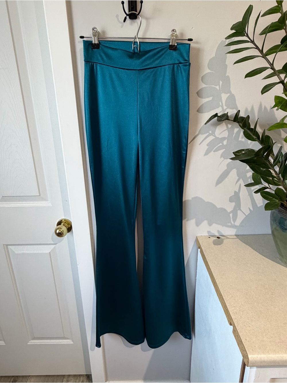 Fashion Nova Sz S Teal Flared High-Waist Pants